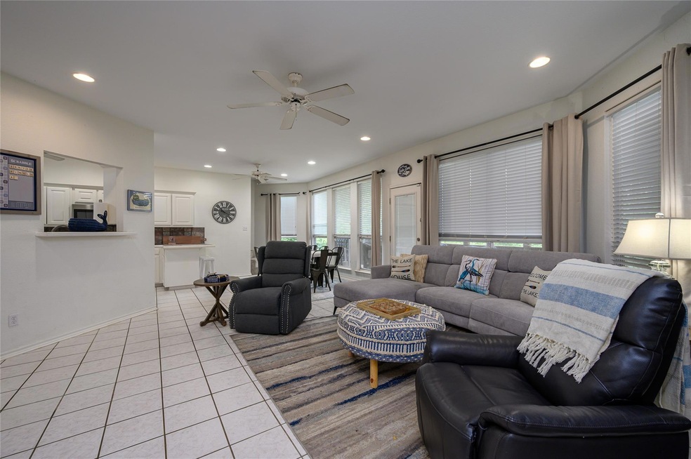 1039 Lakecrest Dr, Pottsboro, TX 75076 - photo 1