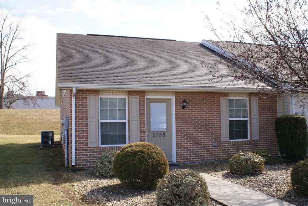 2758 Roosevelt Dr, Chambersburg, PA 17201 - photo 1