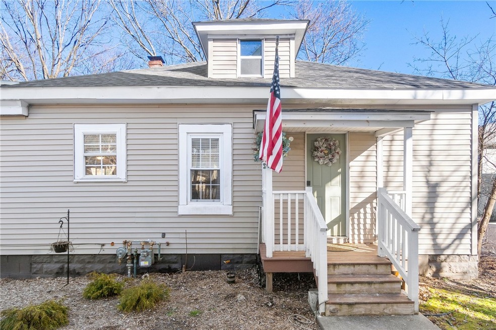 239 6th Ave, Woonsocket, RI 02895 - photo 1