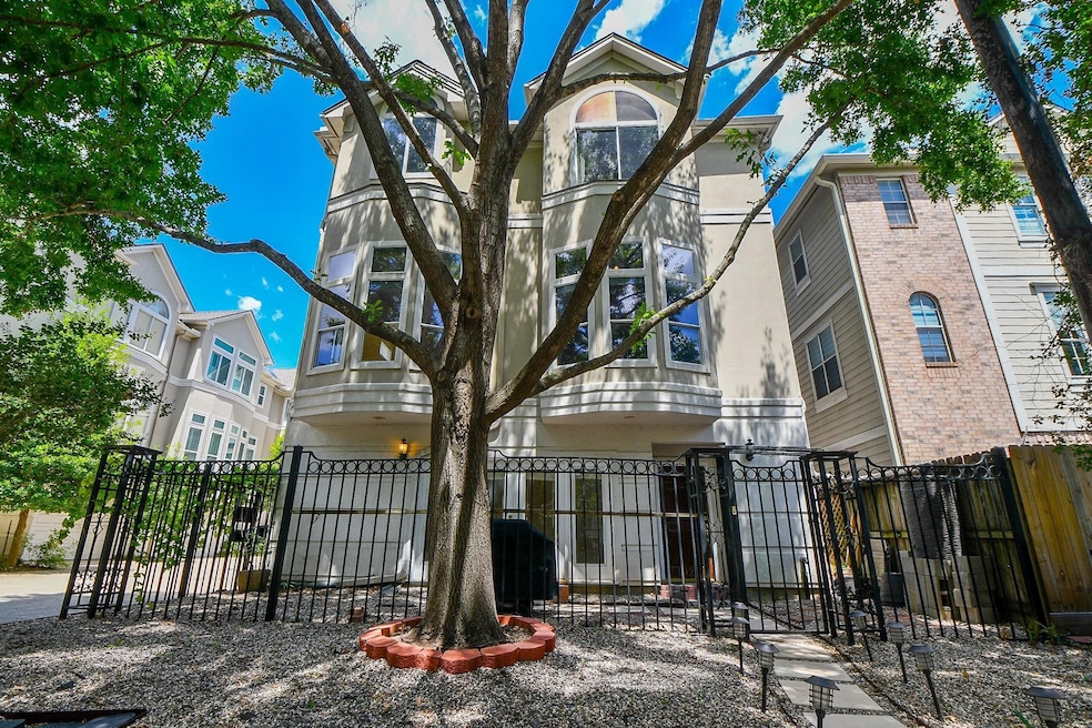 Welcome home to 1025 Marconi Street, located in th