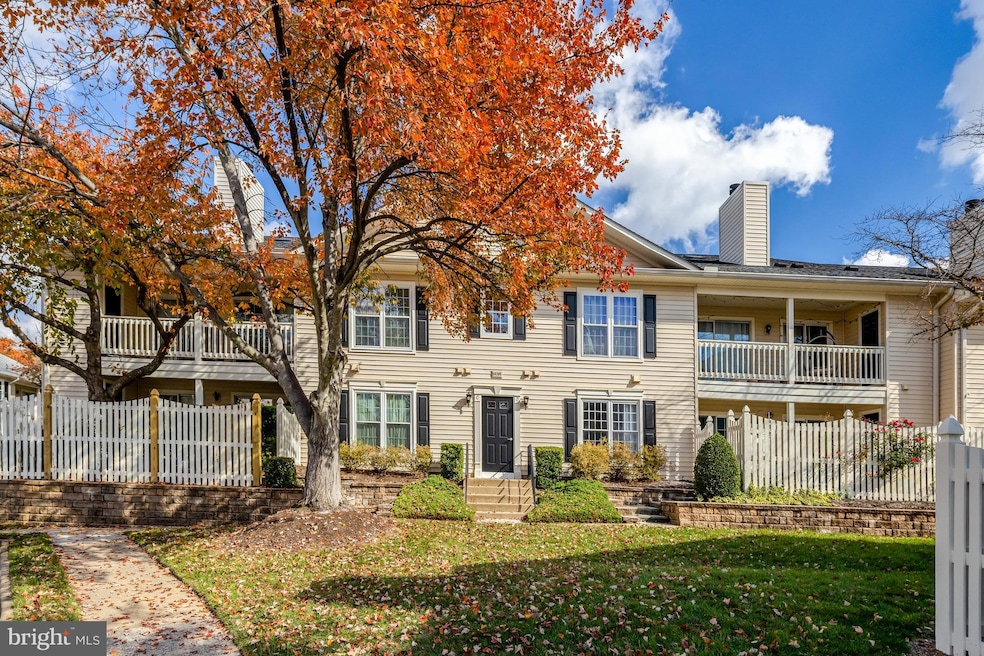 10205B Ashbrooke Ct unit 30, Oakton, VA 22124 - photo 1