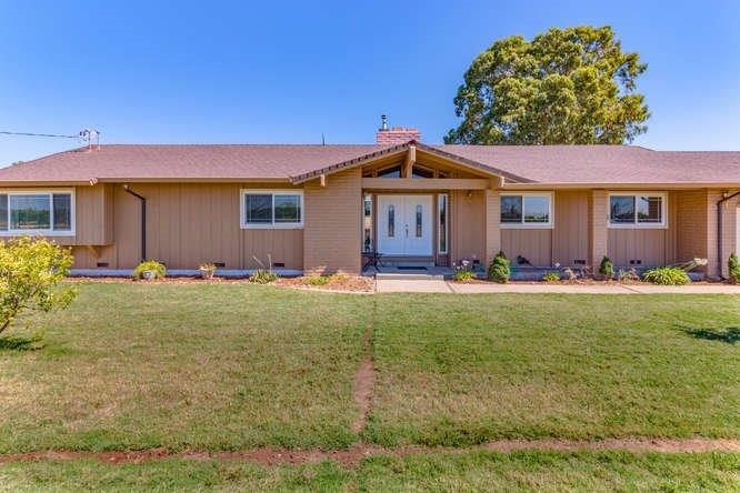 14375 E Jahant Rd, Acampo, CA 95220 - photo 1