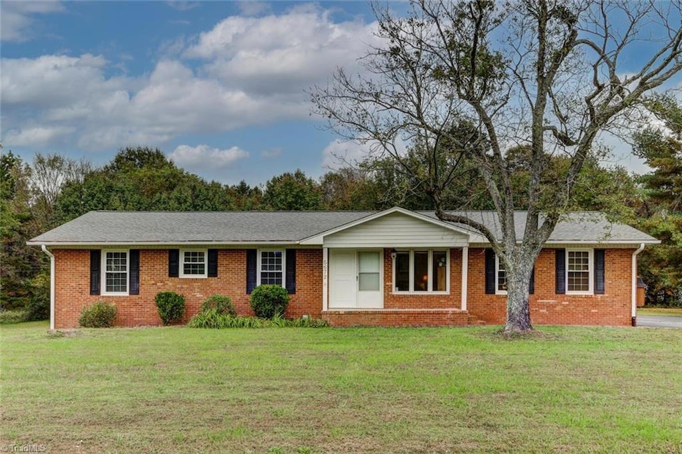 5672 Muddy Creek Rd, High Point, NC 27263 - photo 1