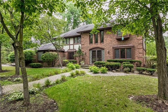 85 W Hickory Grove-1.JPG