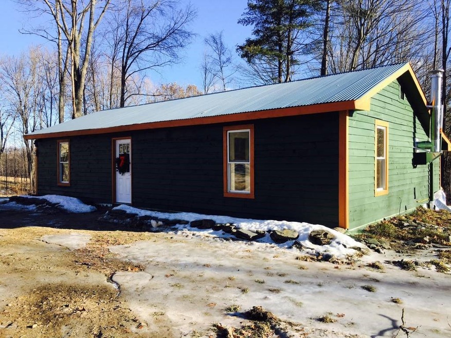 152 S Pine Banks Rd, Putney, VT 05346 - photo 1