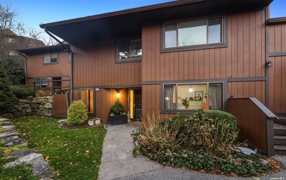 563 Martling Ave unit 563, Tarrytown, NY 10591 - photo 1