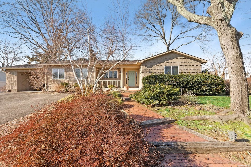 21 Griggs Dr, Greenlawn, NY 11740 MLS ONE3534544