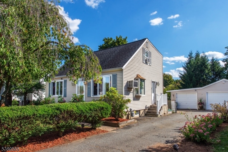 Pending $449,000 • Co-Listing Agent