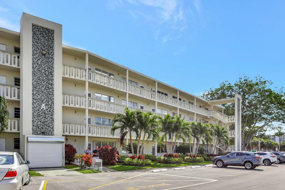 4004 Cambridge A unit 4004, Deerfield Beach, FL 33442 - photo 1