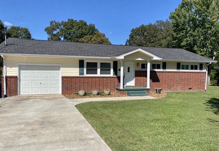 1211 Oak Dr, Manchester, TN 37355 - photo 1