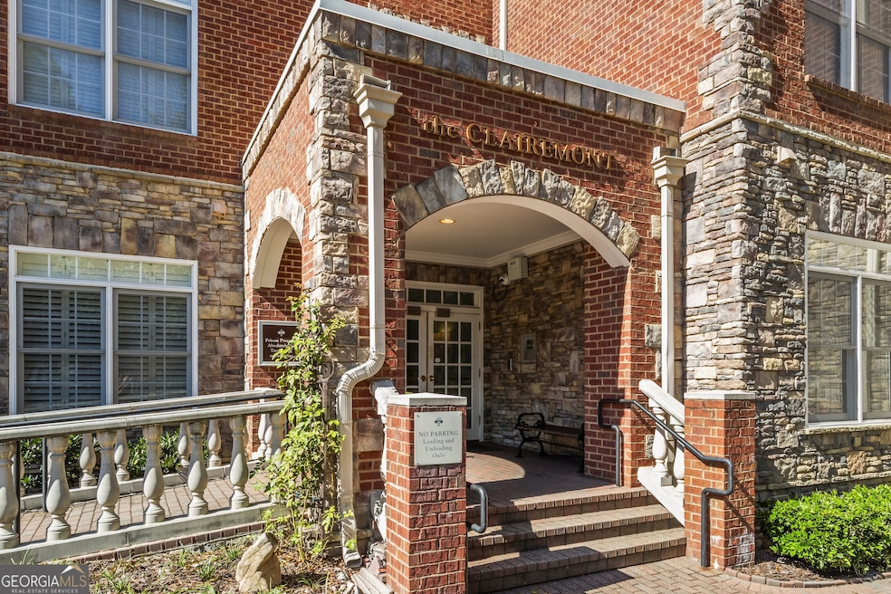 01 - 417 Clairemont Ave 115