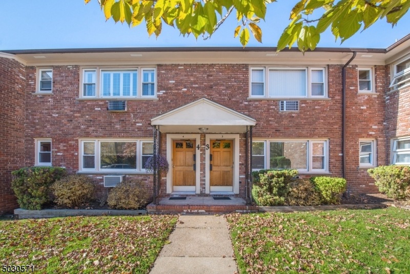 365 Bloomfield Ave unit 4A, Verona, NJ 07044 - photo 1