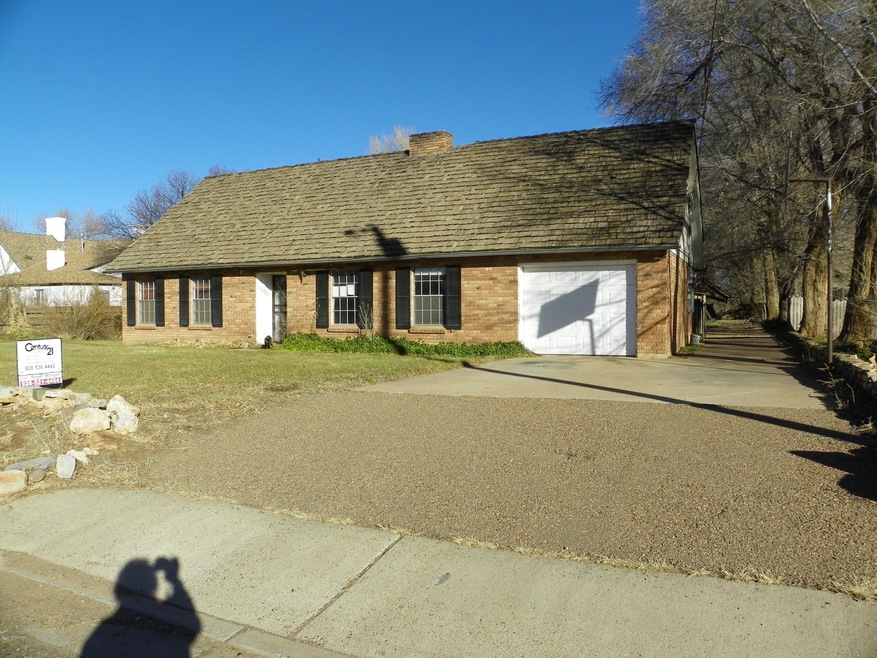 163  3rd West 002