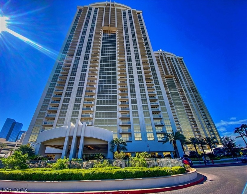 CLICK THE VIRTUAL TOUR LINK TOP OF LISTING INFORAT