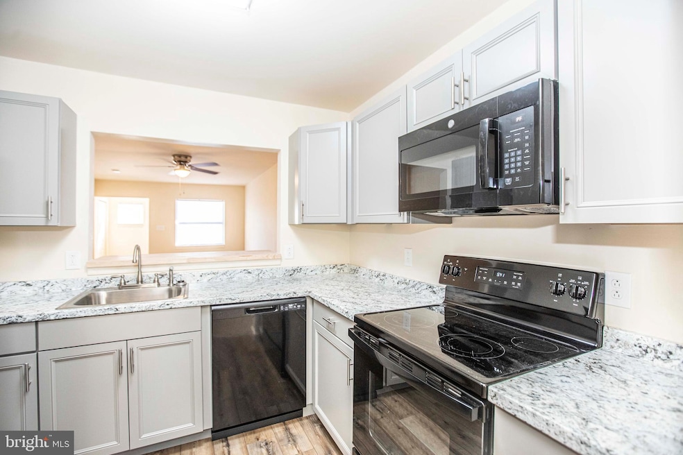 1334 W Wyomissing Ct unit X, Reading, PA 19609 - photo 1