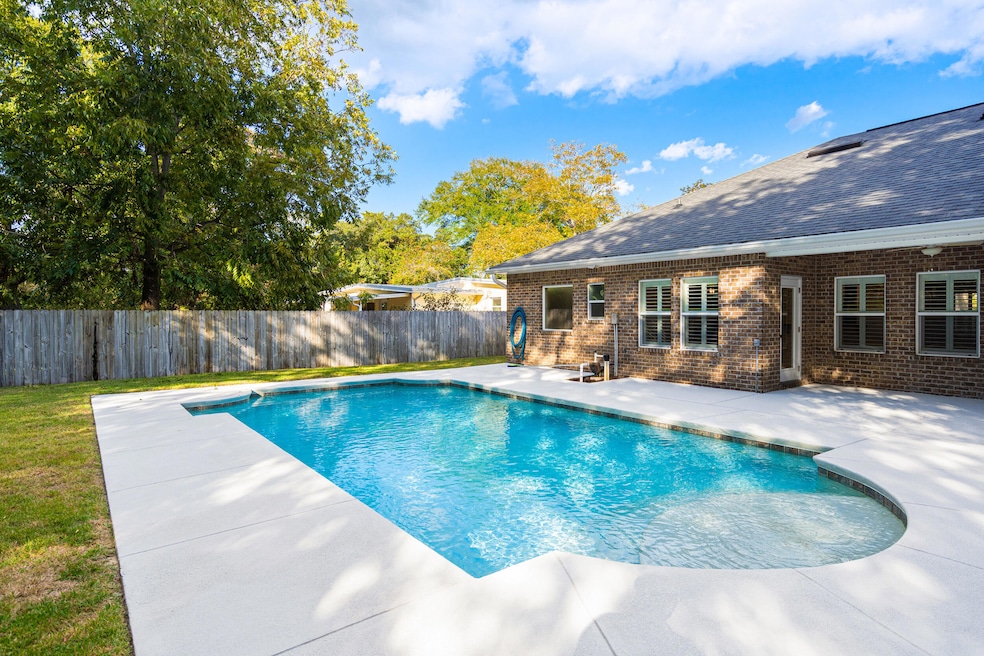 For Sale $559,000 • Co-Listing Agent