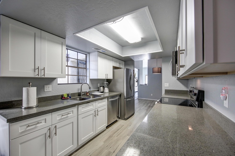 7710 S Heather Dr, Tempe, AZ 85284 - photo 1