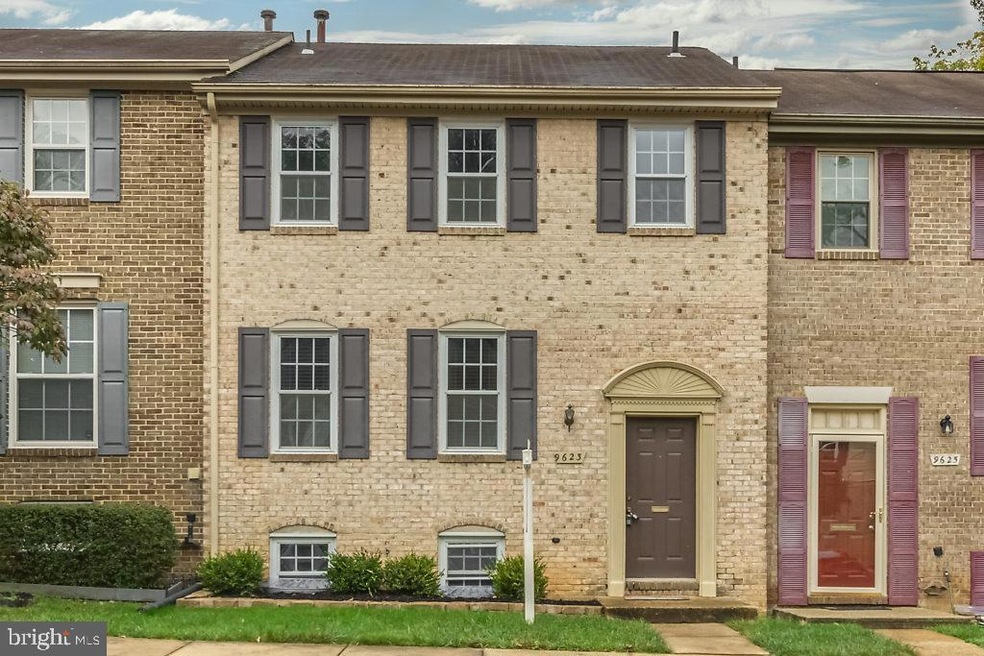9623 Lindenbrook St, Fairfax, VA 22031 - photo 1