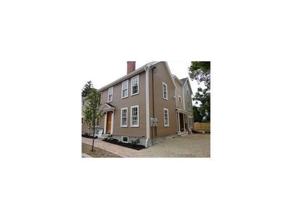 28 Warren St unit Right, Newburyport, MA 01950 - photo 1