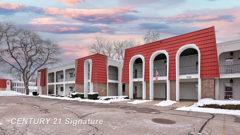 719 Kennely Rd unit E-69, Saginaw, MI 48609 - photo 1