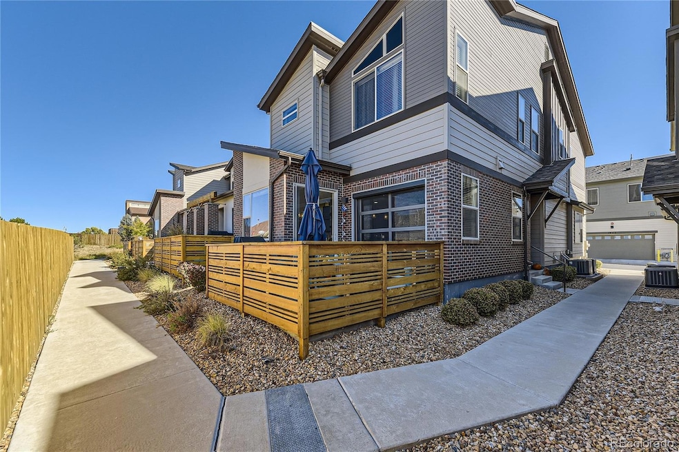 19481 E Sunset Cir, Centennial, CO 80015 - photo 1