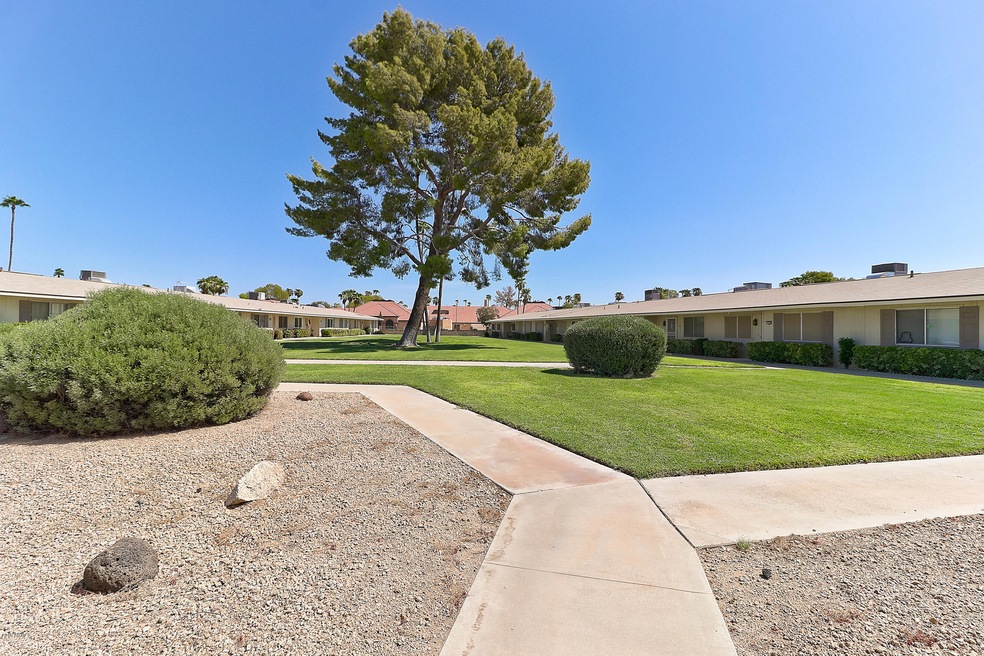 13638 N Silverbell Dr, Sun City, AZ 85351 - photo 1