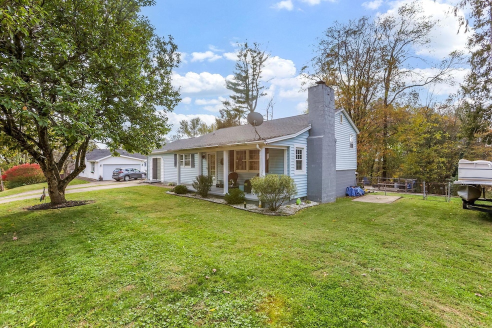 733 Walnut Dr, Logan, OH 43138 - photo 1