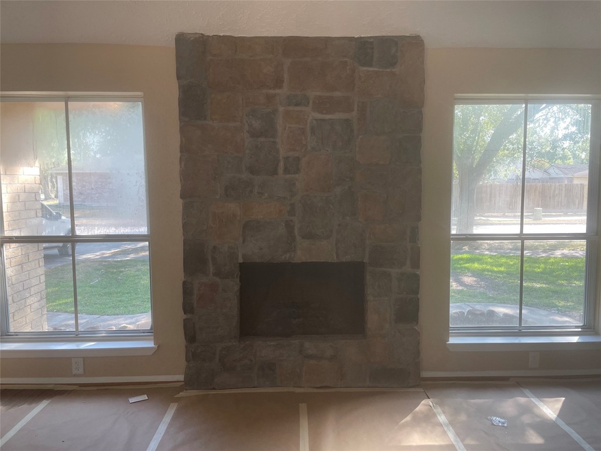 1006 Lost River Dr, Friendswood, TX 77546 - photo 1