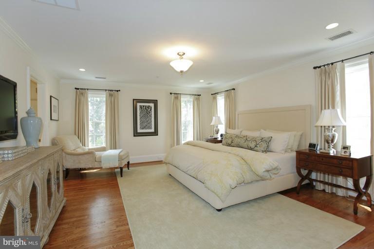 4510 Rosedale Ave, Bethesda, MD 20814 - photo 1