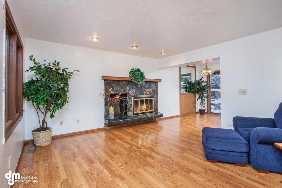 6948 Cape Lisburne Loop-large-017-Living