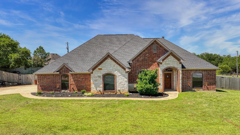 105 Oakbend Ct, Weatherford, TX 76088 - photo 1