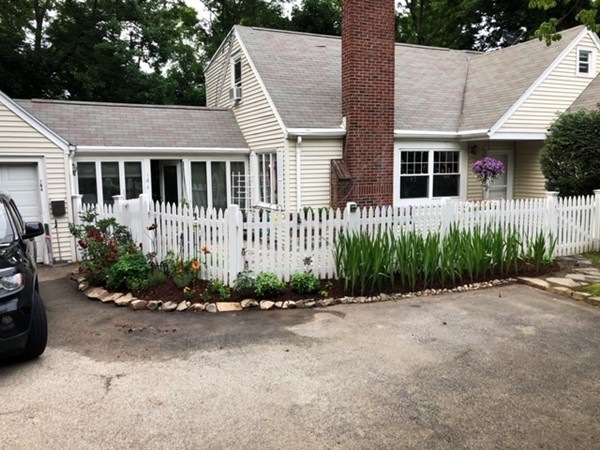 164 Cushing St unit 1, Hingham, MA 02043 - photo 1