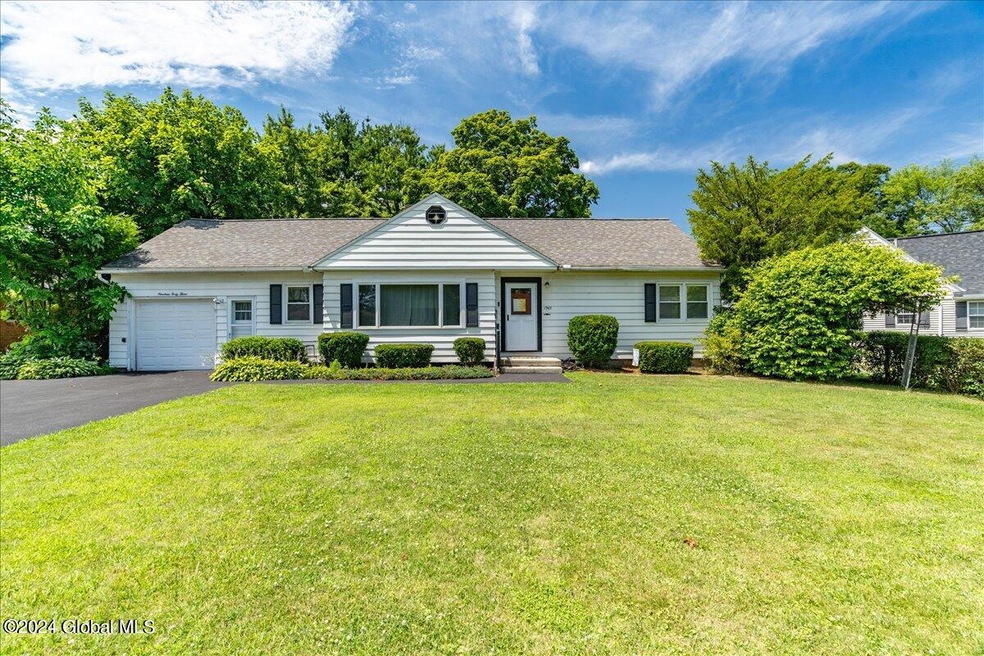 1943 Clifton Park Rd, Schenectady, NY 12309 - photo 1