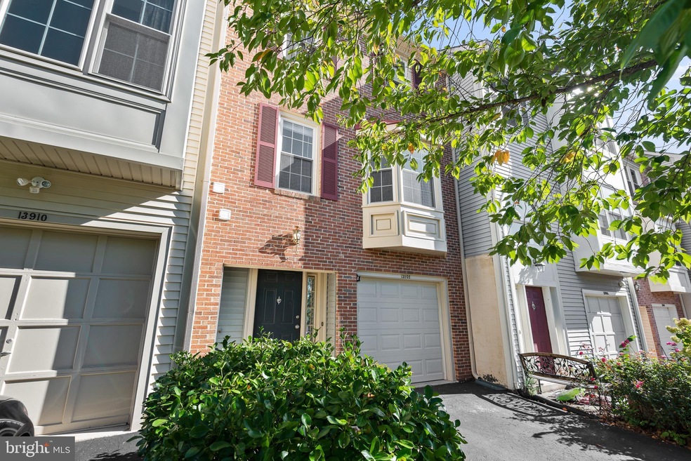 13908 Ludington Place, Centreville, VA 20121 - photo 1