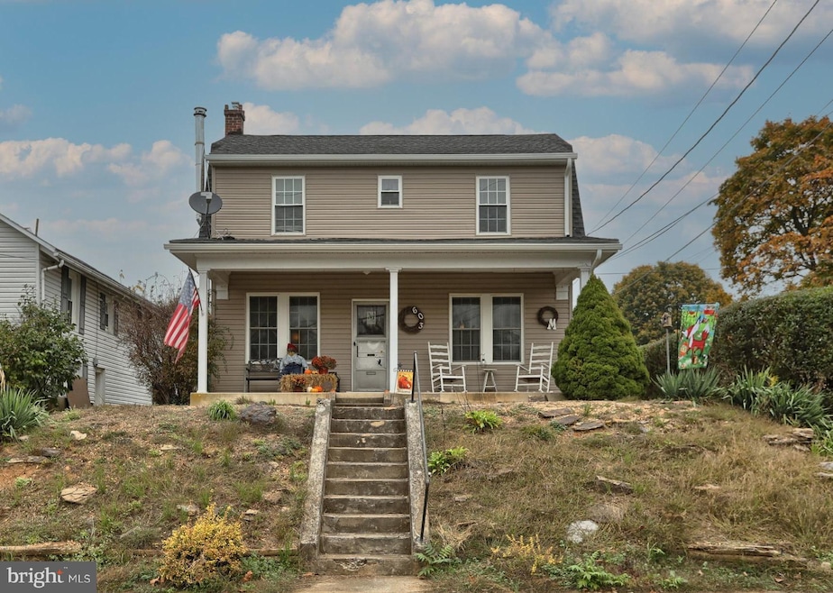 603 W High St, Womelsdorf, PA 19567 - photo 1