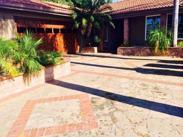 Welcome to 818 Borchard Avenue.