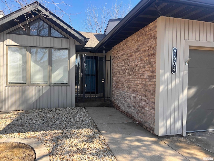 7604 N Patton Ln unit 4, Peoria, IL 61614 - photo 1