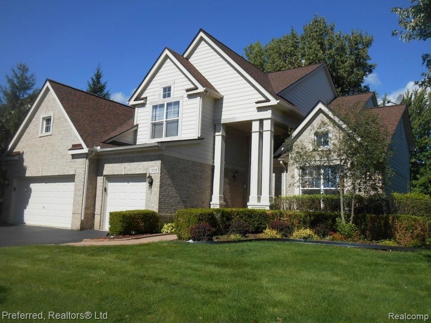 7638 Acorn Hill Ct, West Bloomfield, MI 48323 - photo 1