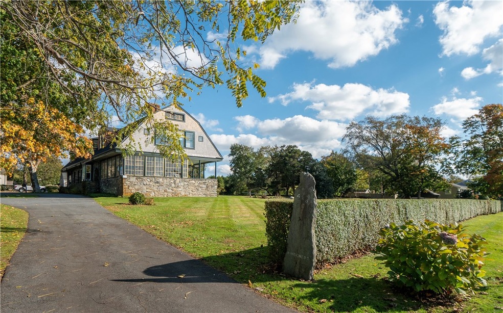 438 Wolcott Ave unit 7, Middletown, RI 02842 - photo 1