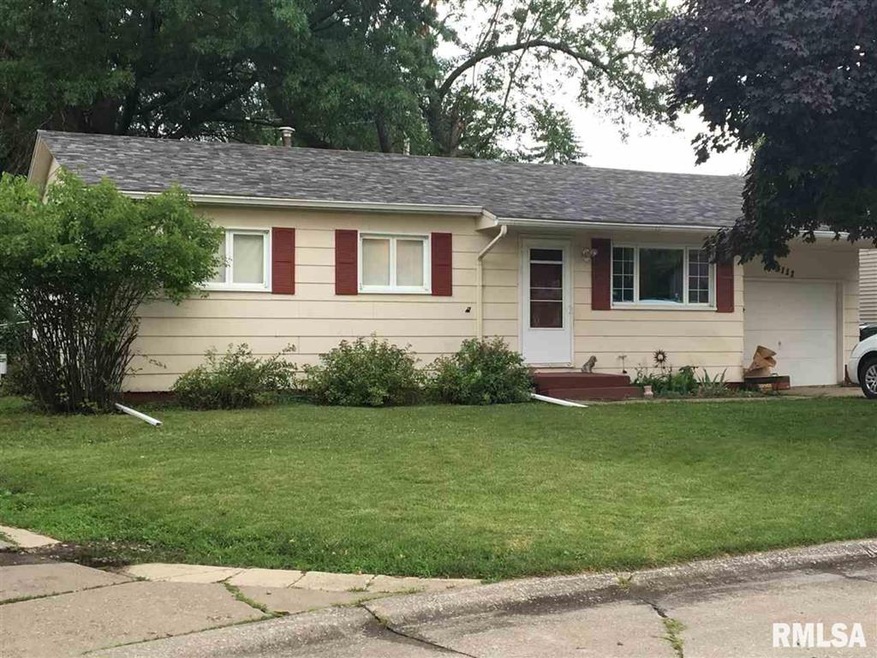 3111 Woodmayr Dr, Bettendorf, IA 52722 - photo 1