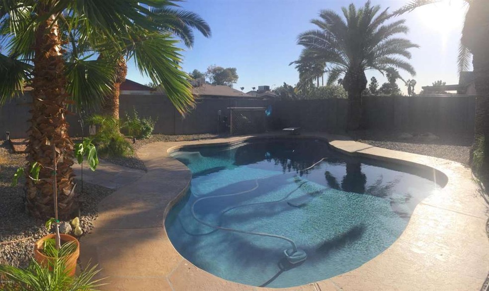 El Alba Pool