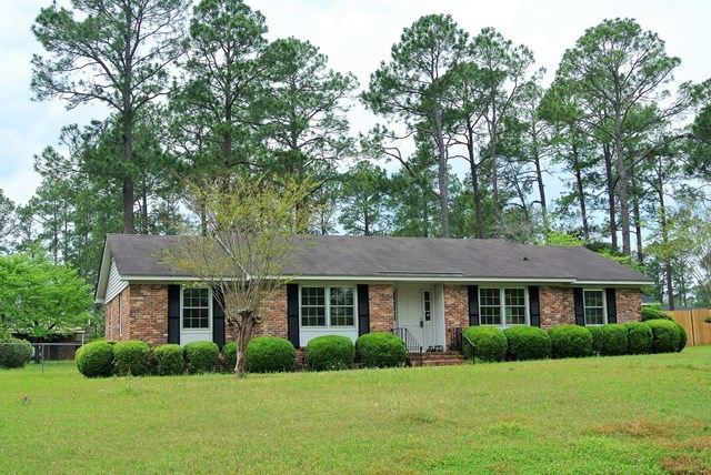 1819 W Lakeridge Dr, Albany, GA 31707 - photo 1