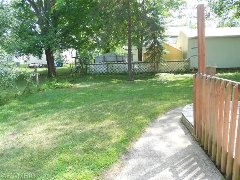 220 Vine St, Wayland, MI 49348 - photo 1