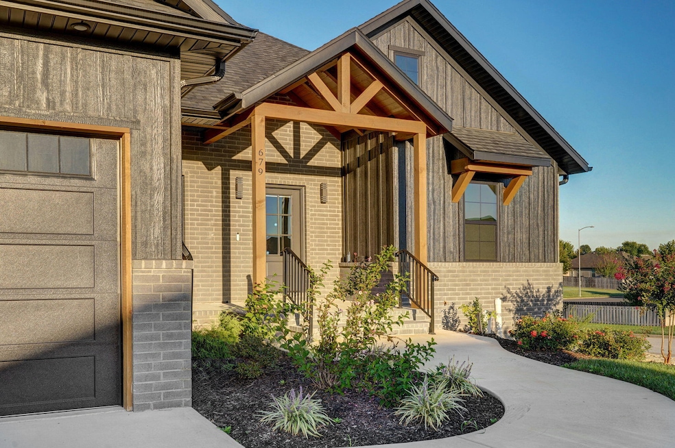 679 N Fox Hill Cir-4