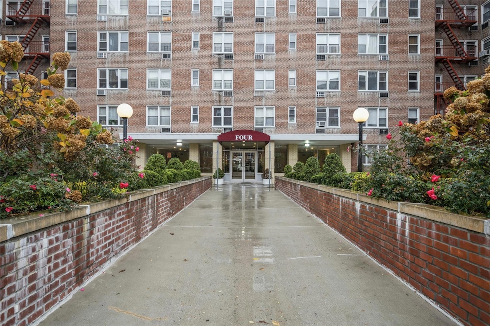 Sadore Lane Gardens unit 3E, Yonkers, NY 10710 - photo 1