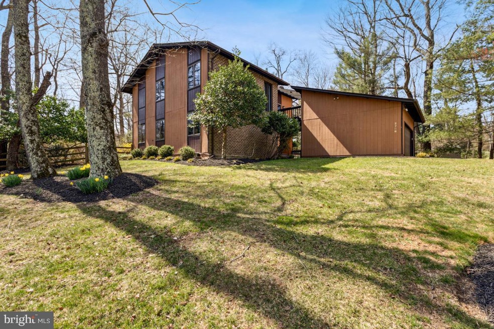 Sold $1,075,000 • Co-Listing Agent