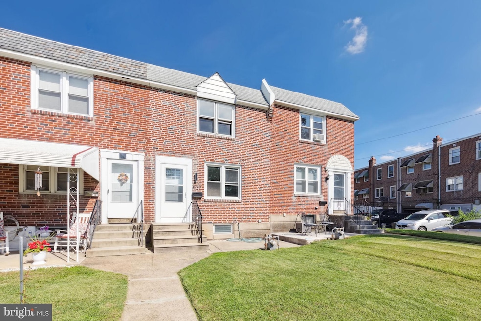 1127 Oakwood Dr, Glenolden, PA 19036 - photo 1