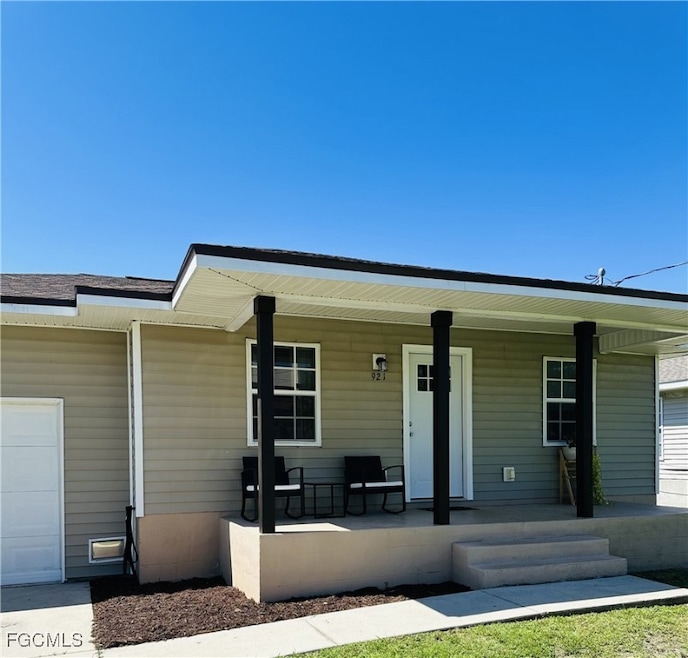 921 Henry St, Punta Gorda, FL 33950 - photo 1