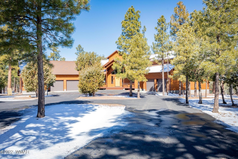 2072 Gilbert Ln (1)