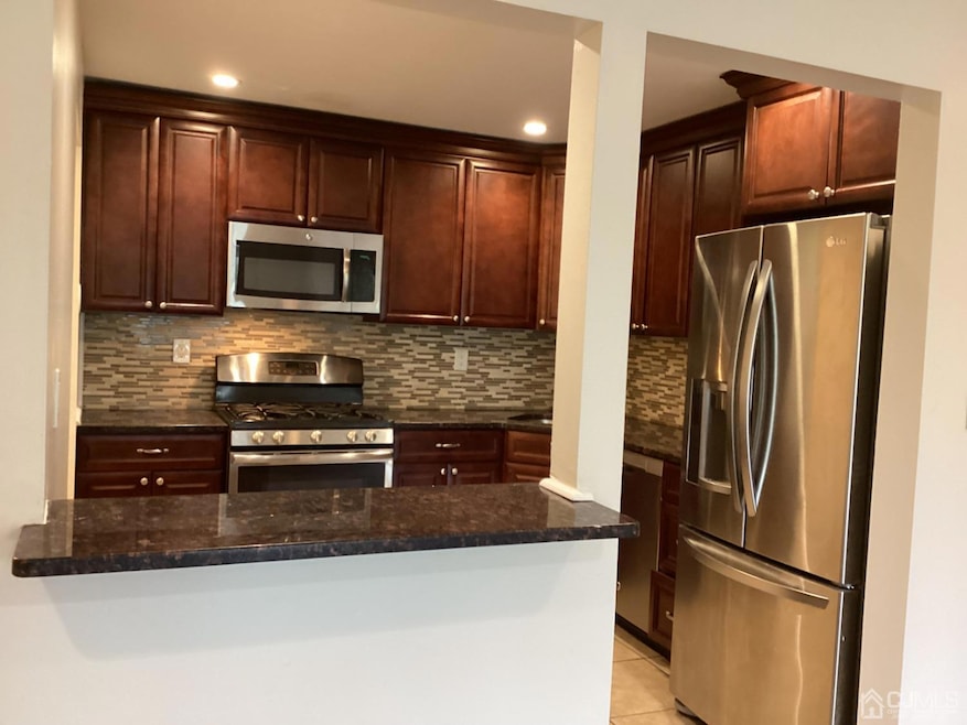 253 Hampshire Ct unit F1, Piscataway, NJ 08854 - photo 1